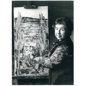 BRONISŁAWA WILIMOWSKA, malarka w pracowni, fot. M. Sokołowski, lata 80.