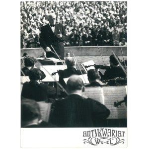 GRZEGORZ FITELBERG, dyrygent podczas koncertu, fot. CAF, lata 40.