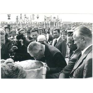 PŁOCK, centralne dożynki, Edward Gierek z gośćmi, fot. Z. Matuszewski, 1976