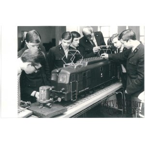 WARSZAWA, Technikum Kolejowe, model elektrowozu, fot. Muszyński, lata 60.
