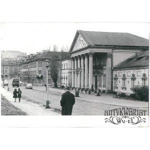 WARSZAWA, dawny dom łaziebny, później szkoła, fot. Uchymiak, 1966