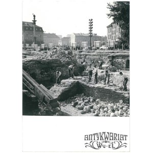 WARSZAWA, Czerwone Berety przy odbudowie Zamku, fot. Szyperko, 1971