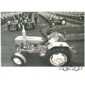 WARSZAWA, Ursus, monter Tadeusz Pająk przy pracy, fot. T. Walczak, 1976