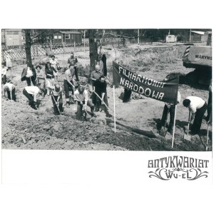 WARSZAWA, budowa Biblioteki Narodowej, Niedziela Czynu Partyjnego, fot. Kwiatkowski, 1978