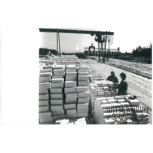 PASYM (pow. Szczytno), cegielnia, kontrola produkcji, fot. St. Moroz, 1978
