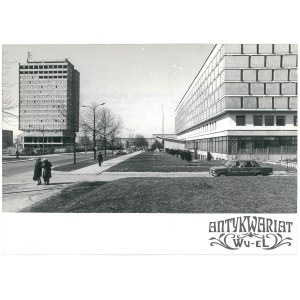 LUBLIN, miasteczko studenckie, nowy budynek Wydziału Prawa i Ekonomii, fot. Jaśkiewicz, 23.04.1976