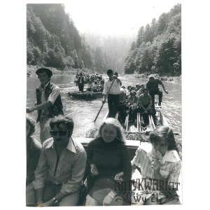 SPŁYW PRZEŁOMEM DUNAJCA, tratwy na Dunajcu, fot. S. Momot, 1977