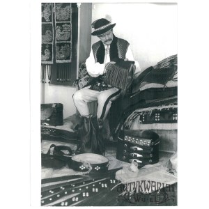 ZAKOPANE, Warsztaty Wzorcowe - rekwizyty do filmu „Ród Gąsieniców”, fot. S. Momot, 1979