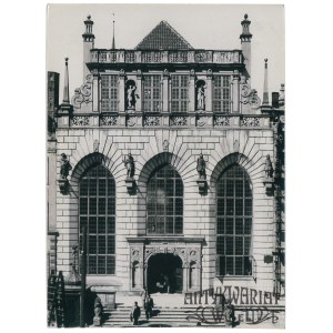 GDAŃSK, Dwór Artusa i fontanna Neptuna, fot. Rydzewski, 1954