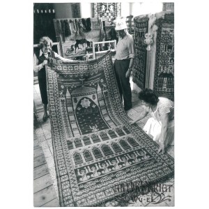 BARCZEWO (pow. Olsztyn), tkaczka Barbara Hulanicka w pracowni, fot. CAF, 1990