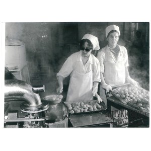 KWIDZYN, zakłady owocowo-warzywne - produkcja pulpetów, fot. CAF, 1974