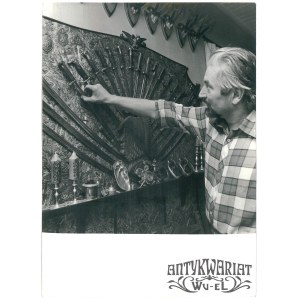 CZESŁAW DYBOWSKI, zbiór białej broni, fot. CAF, 1978