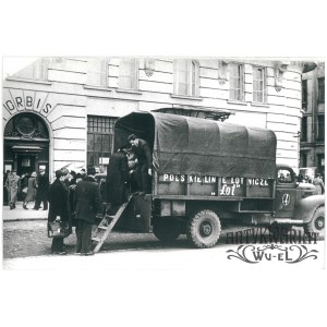 WARSZAWA, transport podróżnych - Hotel Polonia, 1946 (późniejsza kopia)