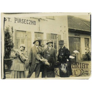 PIASECZNO, Zdzisław Karczewski z kolegami aktorami, ok. 1938