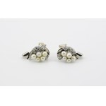 Earrings with pearls