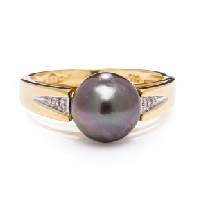 Tahiti pearl and diamond ring late 20th century.