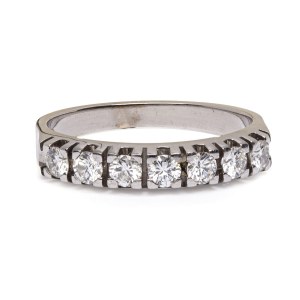 Bague en diamant du début du 21e siècle.