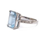 Ring with topaz and diamonds late 20th century.