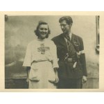 [Photograph] Warsaw Uprising. Jerzy Cichoński and nurse Anna Ziembińska of the "Gustaw" battalion in the backyard of a house at 4 Mazowiecka St. August 1944 [postwar print].