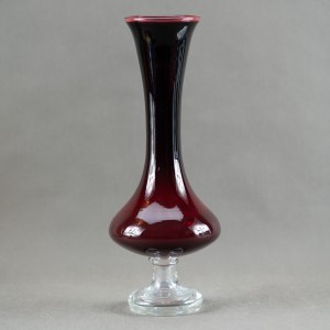 SŁUCZAN-ORKUSZ Jerzy - Tarnowiec Glassworks - Vase on foot - 1970s.