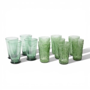 Group of eleven Empoli glass beakers.