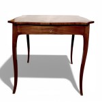 Walnut game table inlaid with fillet game