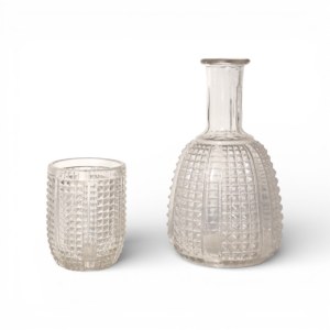 Diamond-tipped glass night bottle