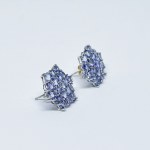 Gold earrings with Tanzanites