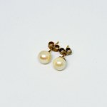 Gold earrings with Akoya pearls