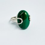 Silver ring with Malachite