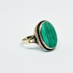 Silver vintage ring with Malachite