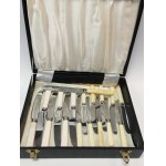 Set of 17 knives in an incomplete box