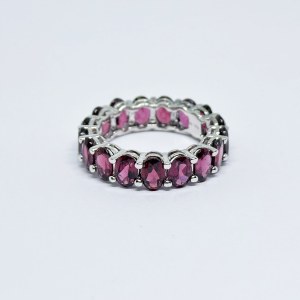 Silver ring with Garnets