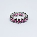 Silver ring with Garnets