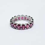 Silver ring with Garnets