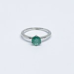 Silver ring with Emerald