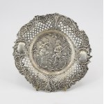 Platter with motif of musical putti