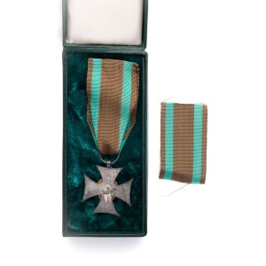 Badge of honor For Meritorious Service to the Polish Scouting Association according to the 1979 model - silver