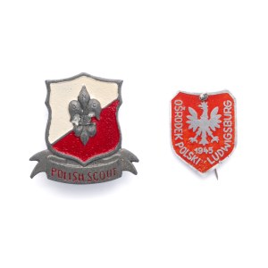 Set of 2 scout badges