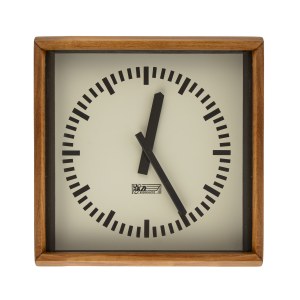 Kolejowe Zakłady Łączności in Bydgoszcz, Station clock