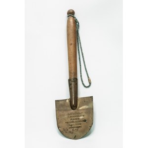 POLSKA WYTWÓRNIA WYROBÓW METALOWY, 20th century, Commemorative shovel on the occasion of the Pilsudski mound's foundation, 1935