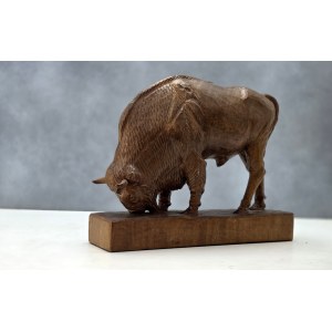 Drewniana figura '' Pasący się żubr  - T. Miller [ Sztuka Ludowa] - Bielsk Podlaski - II poł. XX w.