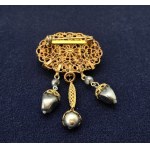 Old 1960s Victorian style brooch in antique gold color