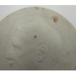 DEKORATIVNÍ PORCELÁNOVÝ DISK S VŮDCOVOU PODOBIZNOU