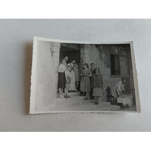 PHOTO WARSAW FUKIER'S WINERY 1955, GROUP OF PEOPLE