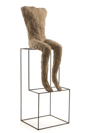 Magdalena Abakanowicz (1930 Falenty pod Warszawą - 2017 Warszawa), Figura siedząca z cyklu 
