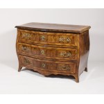 Baroque chest of drawers