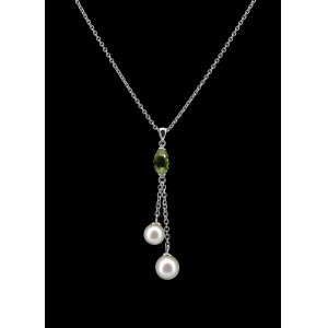 Necklace with olivine