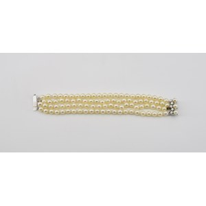 Bracelet with pearls