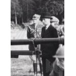 PSZnZ/Emigration Press Photo of Soldiers of the 1st Light Anti-Aircraft Artillery Regiment - Morris C9 Self-Propelled Cannon - 1st Armored Division - President Raczkiewicz